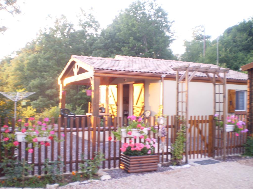 Gîte les Roziers Montmurat Chambre photo