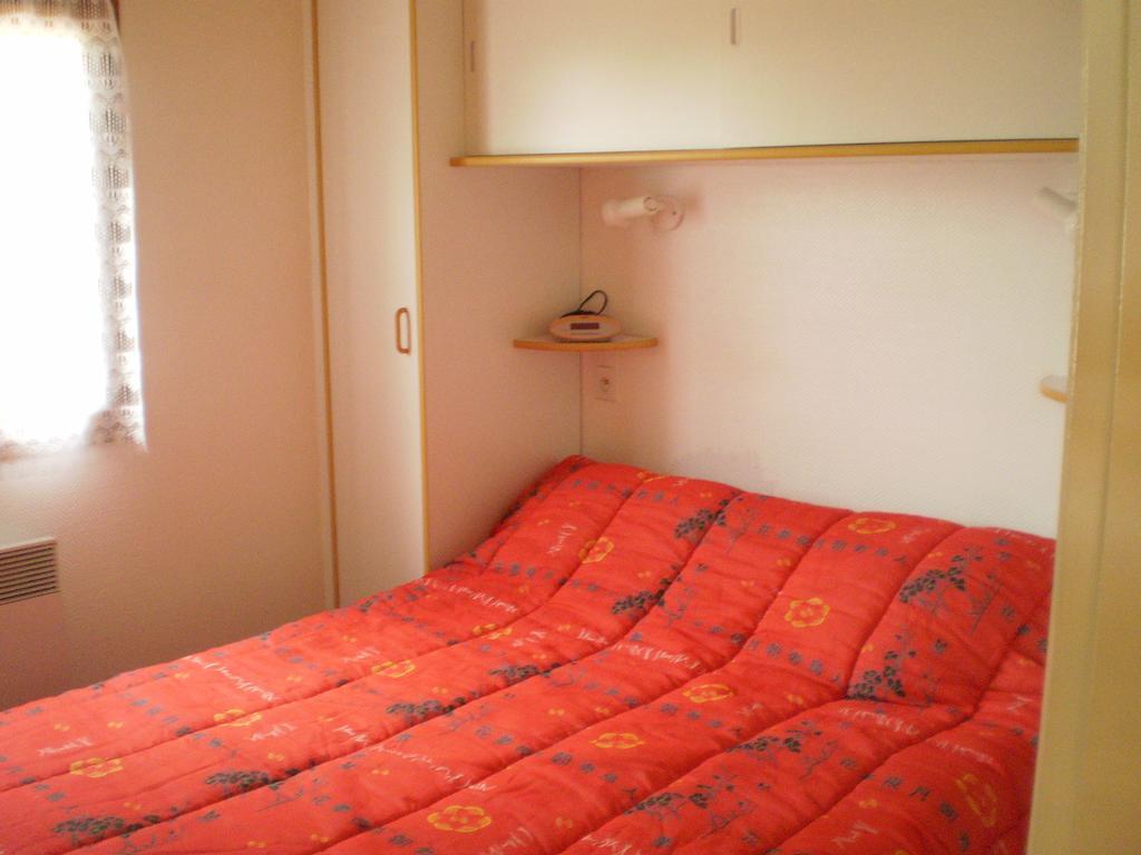 Gîte les Roziers Montmurat Chambre photo
