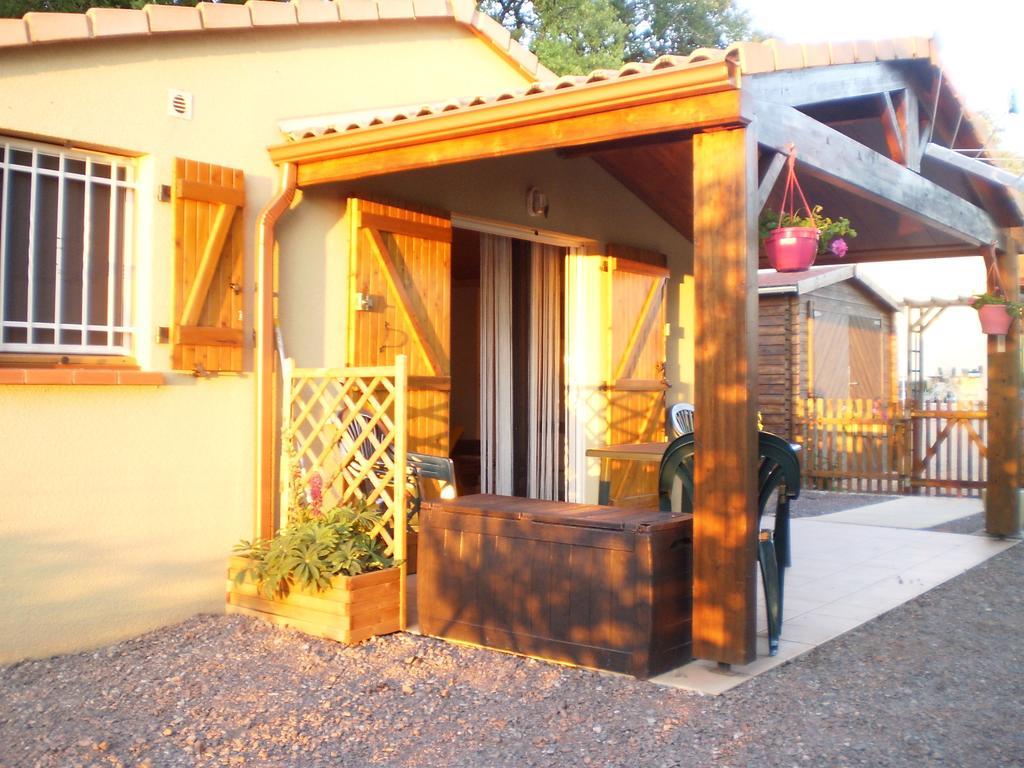 Gîte les Roziers Montmurat Chambre photo