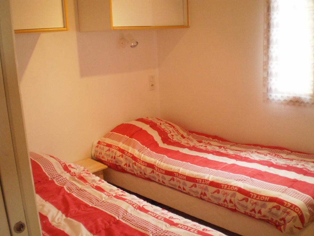 Gîte les Roziers Montmurat Chambre photo